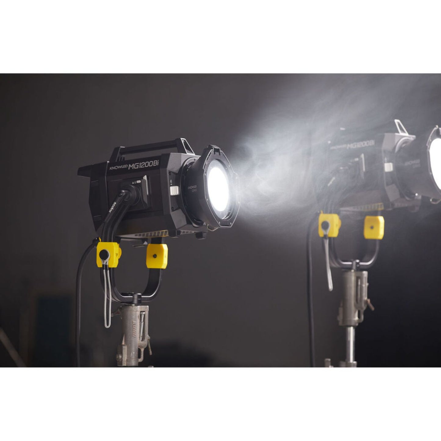 Godox-KNOWLED-MG1200Bi-Bi-Color-LED-Monolight-Online-Buy-Mumbai-India_7 - Hey Jimmy