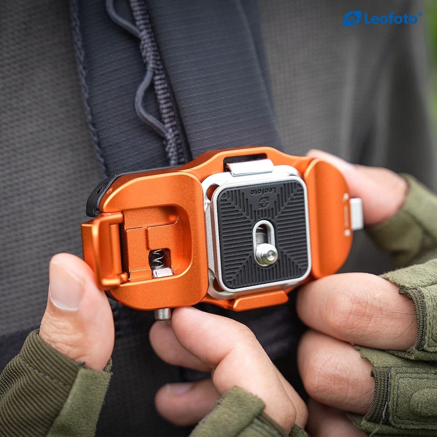 Leofoto QF-03 Backpack Quick-Release Mount
