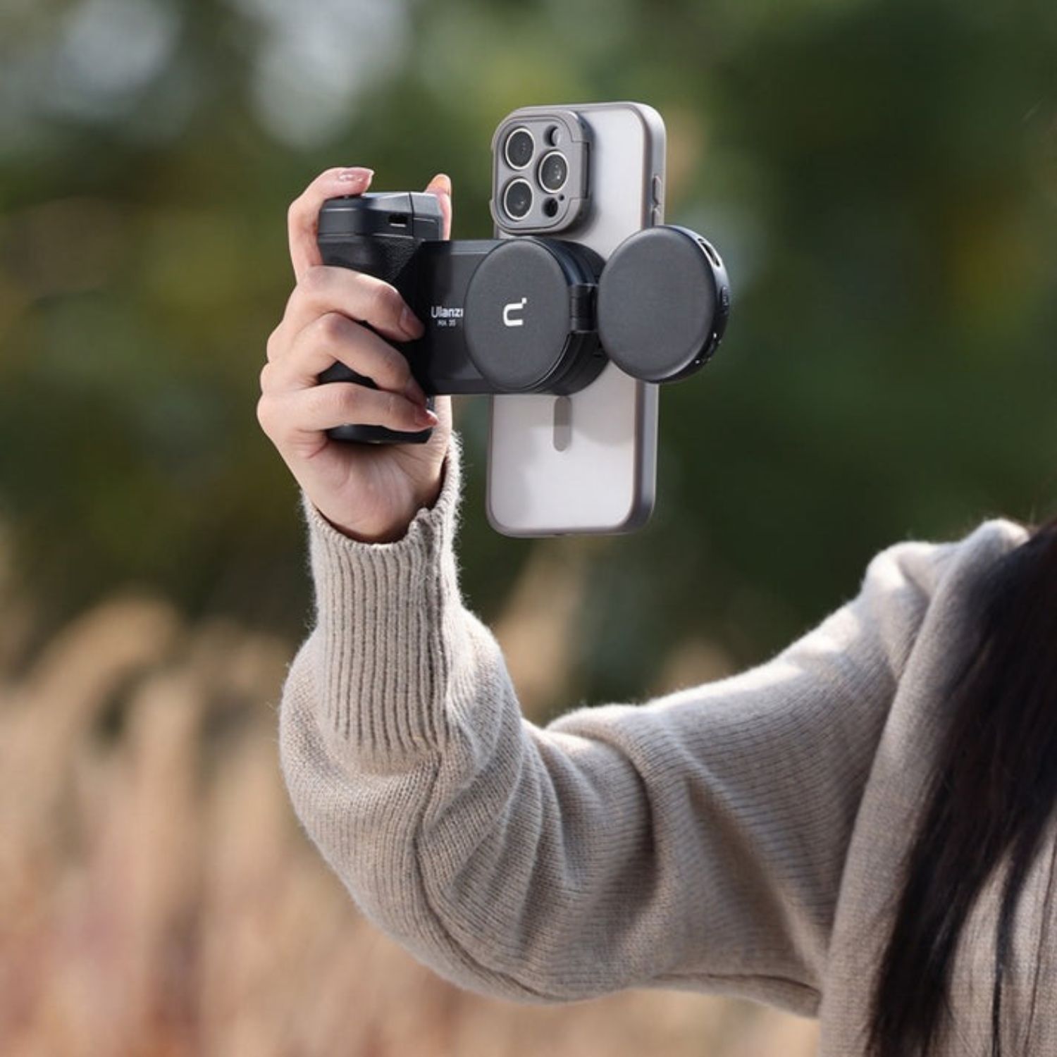 Ulanzi-MA35-Magnetic-Smartphone-Handle-Grip-Online-Buy-India_3 - Hey Jimmy